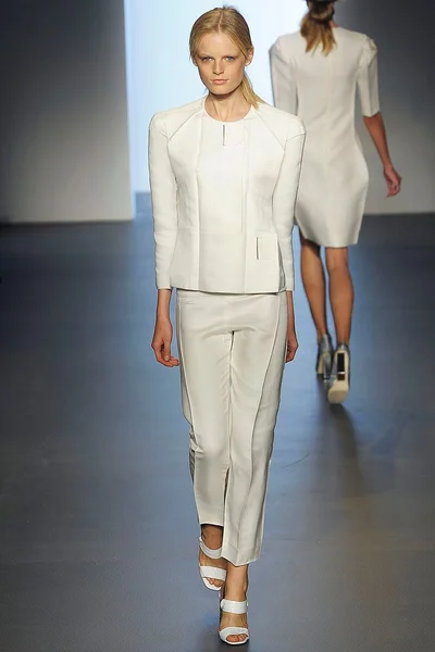 Look 5